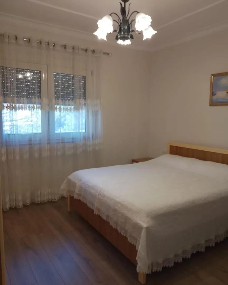 Casa Mia Daire Golem